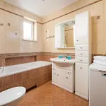 شقة Bemowo Spacious By Bookinghost