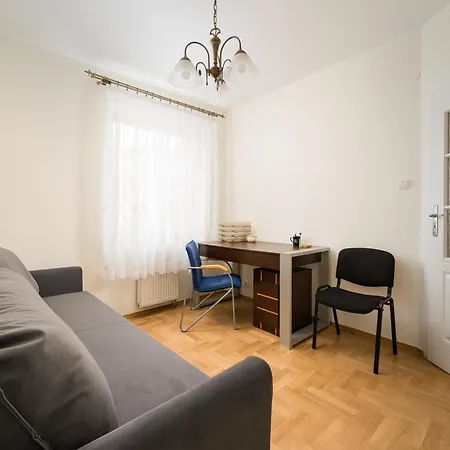 Bemowo Spacious By Bookinghost *