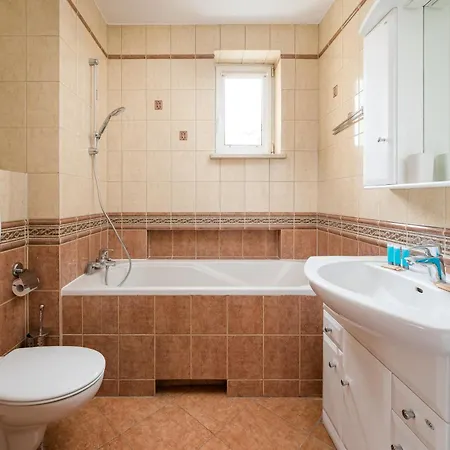 Bemowo Spacious By Bookinghost